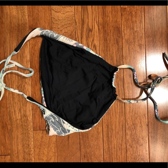 BILLABONG HALTER REVERSIBLE SWIMSUIT💙 - Picture 2 of 3